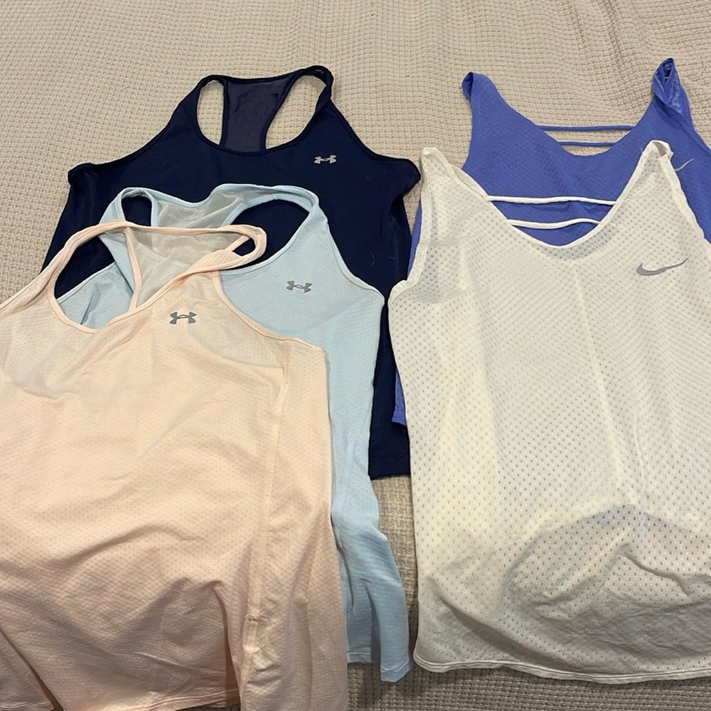 Lot of 5 womens workout tanks Nike Under Armour size Medium